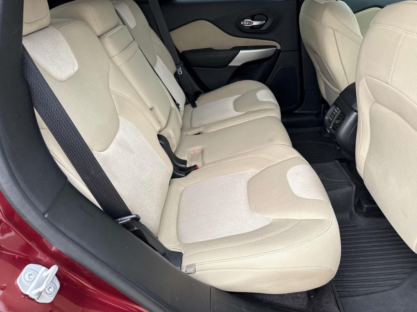 2018 Velvet Red Pearlcoat /Black Jeep Cherokee Latitude Tech Connect FWD (1C4PJLCB8JD) , Automatic transmission, located at 6904 Johnston St., Lafayette, LA, 70503, (337) 988-1960, 30.143589, -92.100601 - Photo#8