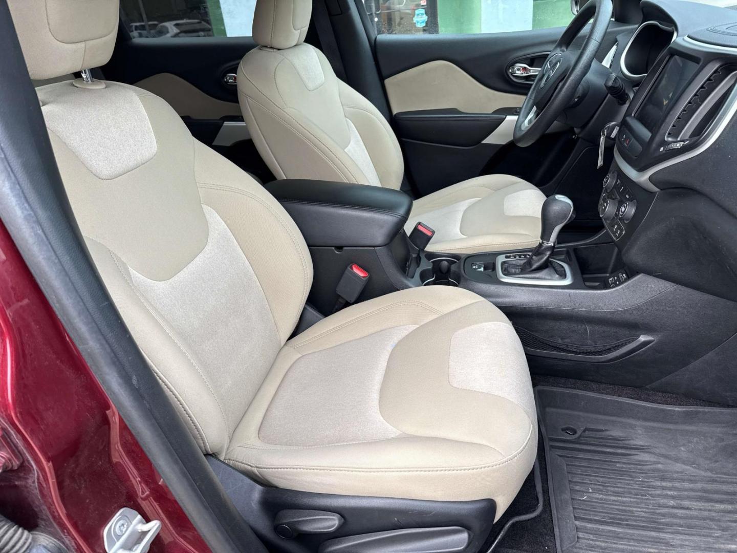 2018 Velvet Red Pearlcoat /Black Jeep Cherokee Latitude Tech Connect FWD (1C4PJLCB8JD) , Automatic transmission, located at 6904 Johnston St., Lafayette, LA, 70503, (337) 988-1960, 30.143589, -92.100601 - Photo#10