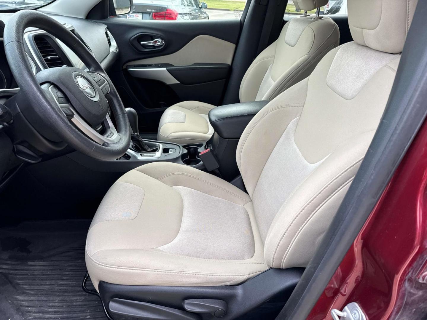 2018 Velvet Red Pearlcoat /Black Jeep Cherokee Latitude Tech Connect FWD (1C4PJLCB8JD) , Automatic transmission, located at 6904 Johnston St., Lafayette, LA, 70503, (337) 988-1960, 30.143589, -92.100601 - Photo#15