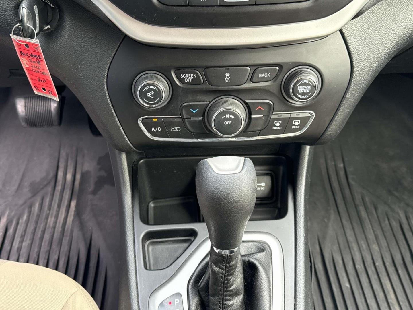 2018 Velvet Red Pearlcoat /Black Jeep Cherokee Latitude Tech Connect FWD (1C4PJLCB8JD) , Automatic transmission, located at 6904 Johnston St., Lafayette, LA, 70503, (337) 988-1960, 30.143589, -92.100601 - Photo#25