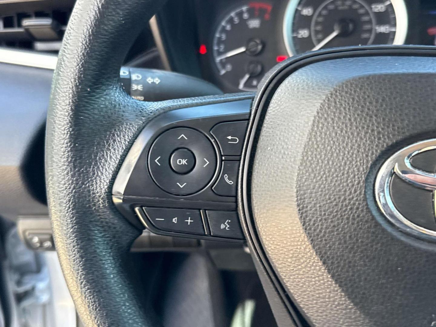 2022 Classic Silver Metallic /Black Toyota Corolla LE CVT (Natl) (5YFEPMAE4NP) , Automatic transmission, located at 6904 Johnston St., Lafayette, LA, 70503, (337) 988-1960, 30.143589, -92.100601 - Photo#20