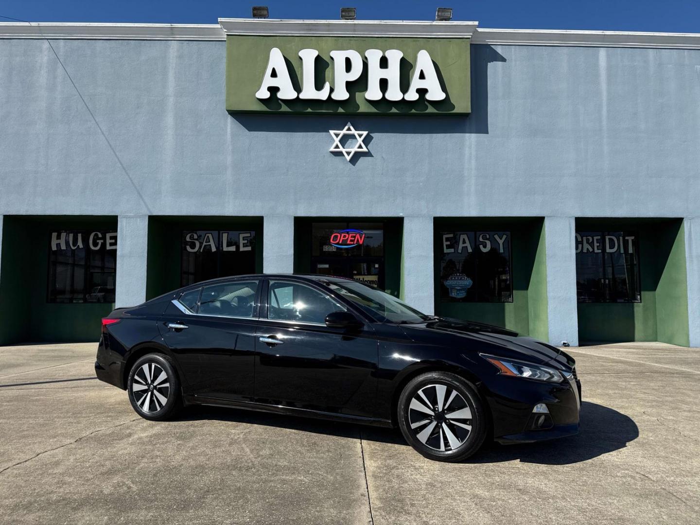 2019 Super Black /Charcoal Nissan Altima 2.5 SL Sedan (1N4BL4EV5KC) , Automatic transmission, located at 6904 Johnston St., Lafayette, LA, 70503, (337) 988-1960, 30.143589, -92.100601 - Photo#0