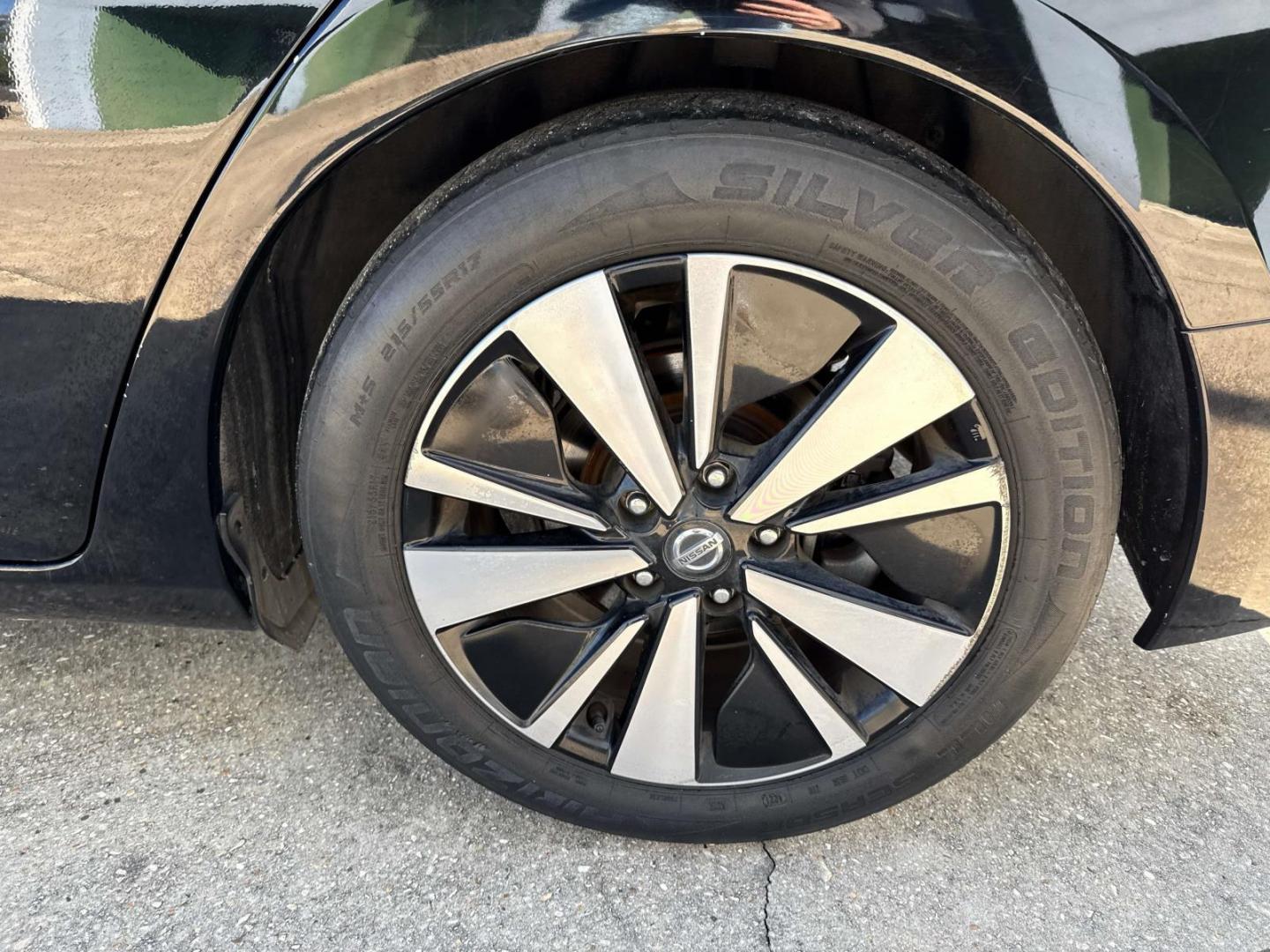 2019 Super Black /Charcoal Nissan Altima 2.5 SL Sedan (1N4BL4EV5KC) , Automatic transmission, located at 6904 Johnston St., Lafayette, LA, 70503, (337) 988-1960, 30.143589, -92.100601 - Photo#3