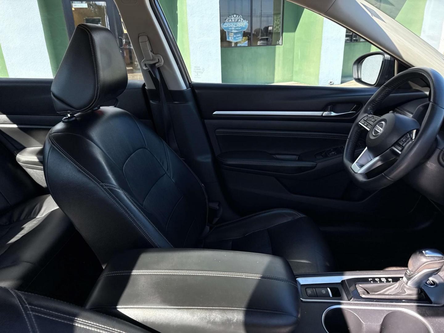 2019 Super Black /Charcoal Nissan Altima 2.5 SL Sedan (1N4BL4EV5KC) , Automatic transmission, located at 6904 Johnston St., Lafayette, LA, 70503, (337) 988-1960, 30.143589, -92.100601 - Photo#8