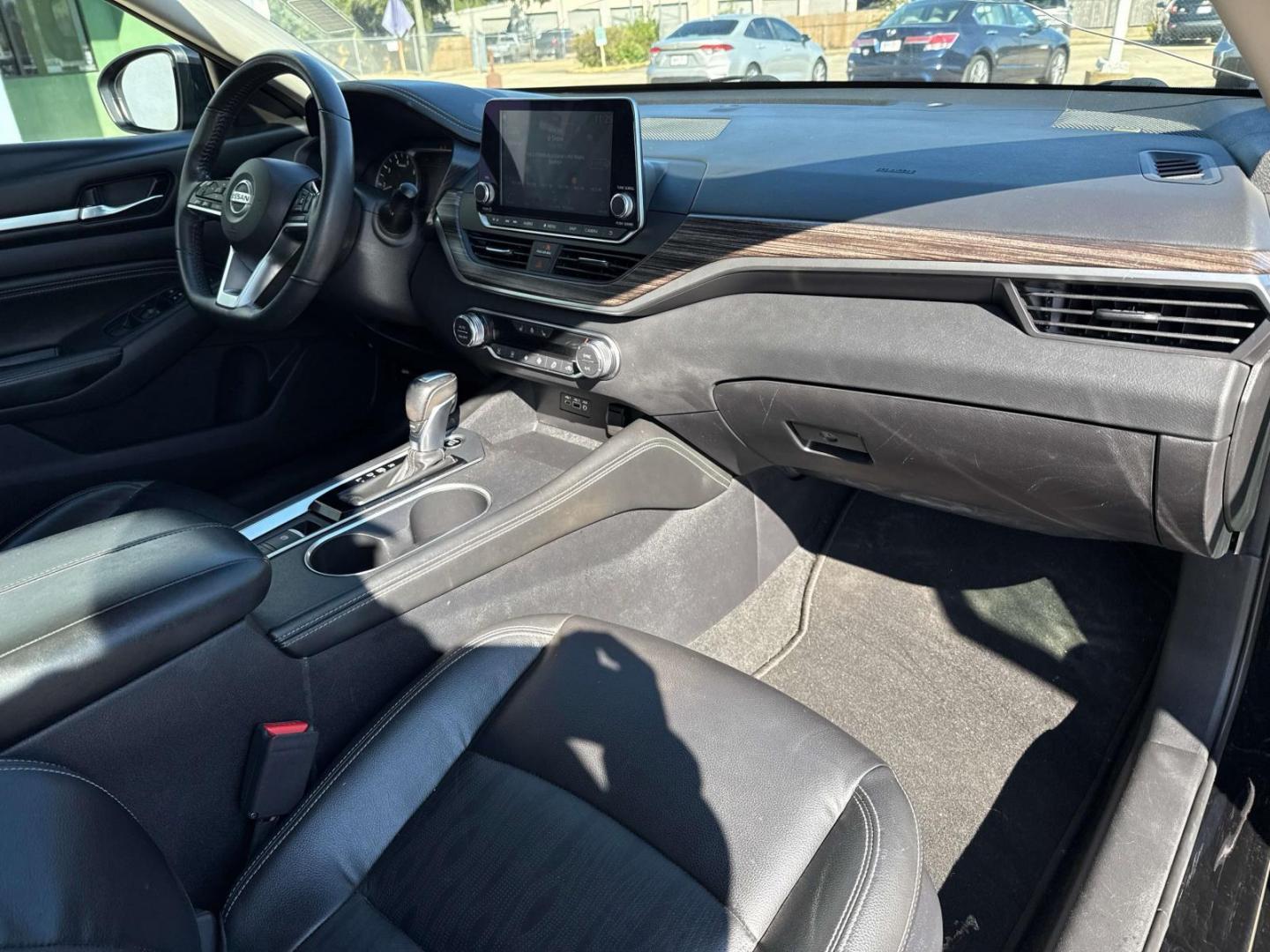 2019 Super Black /Charcoal Nissan Altima 2.5 SL Sedan (1N4BL4EV5KC) , Automatic transmission, located at 6904 Johnston St., Lafayette, LA, 70503, (337) 988-1960, 30.143589, -92.100601 - Photo#11