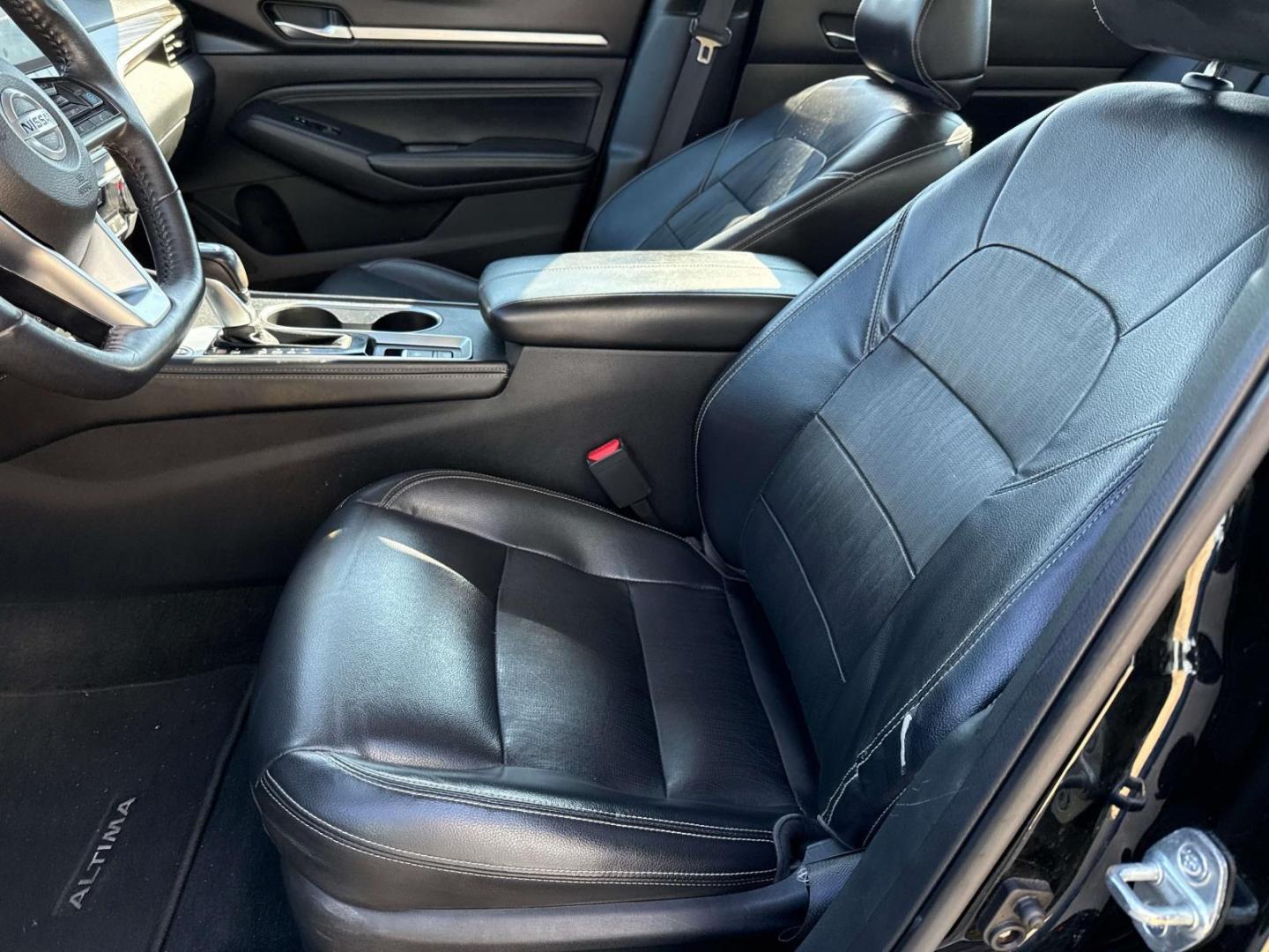 2019 Super Black /Charcoal Nissan Altima 2.5 SL Sedan (1N4BL4EV5KC) , Automatic transmission, located at 6904 Johnston St., Lafayette, LA, 70503, (337) 988-1960, 30.143589, -92.100601 - Photo#15