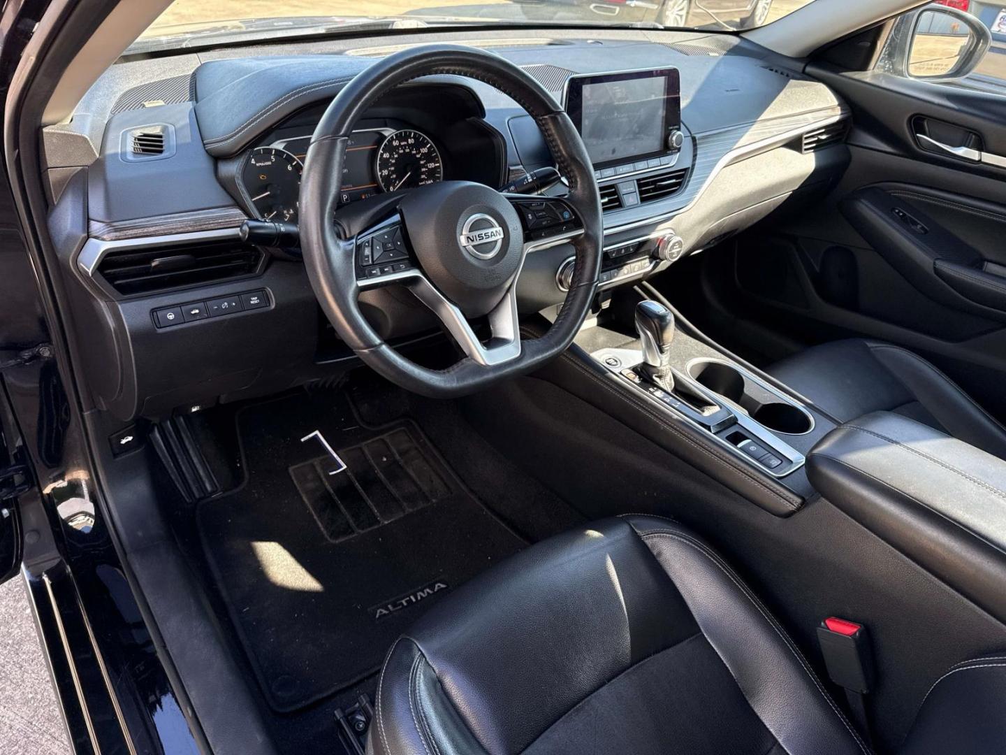 2019 Super Black /Charcoal Nissan Altima 2.5 SL Sedan (1N4BL4EV5KC) , Automatic transmission, located at 6904 Johnston St., Lafayette, LA, 70503, (337) 988-1960, 30.143589, -92.100601 - Photo#20