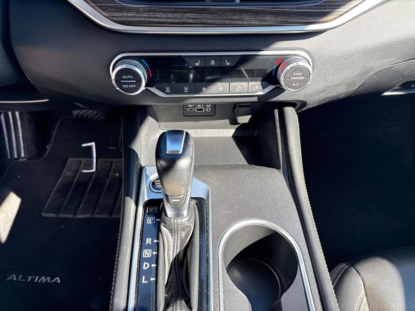 2019 Super Black /Charcoal Nissan Altima 2.5 SL Sedan (1N4BL4EV5KC) , Automatic transmission, located at 6904 Johnston St., Lafayette, LA, 70503, (337) 988-1960, 30.143589, -92.100601 - Photo#26