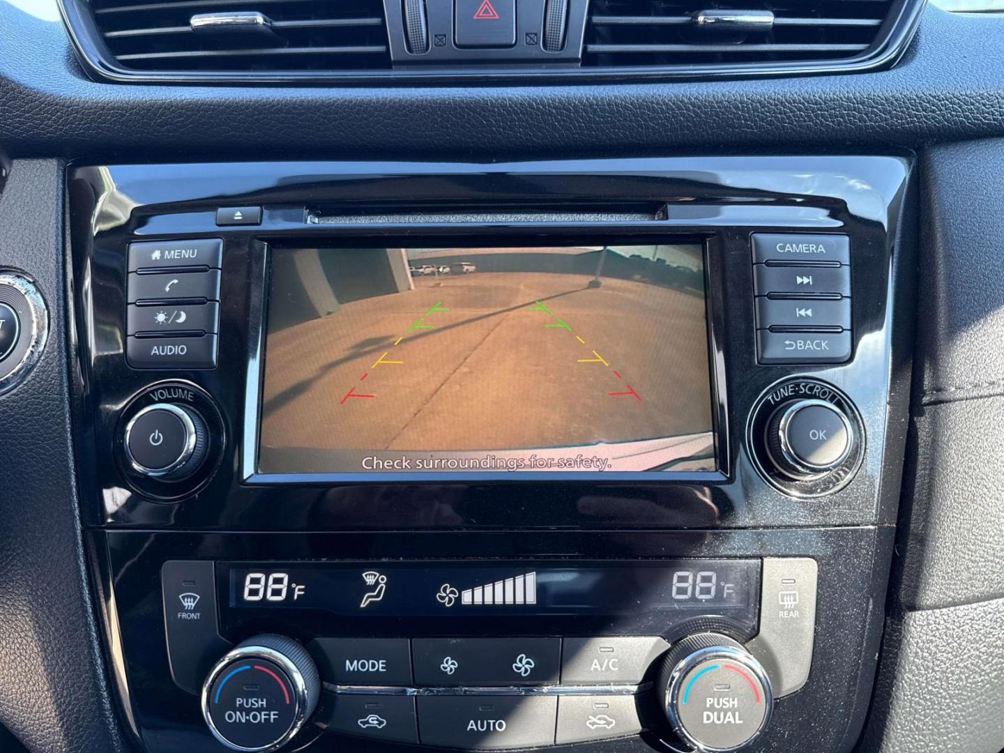 2018 Brilliant Silver /Charcoal Nissan Rogue FWD SV (KNMAT2MT1JP) , Automatic transmission, located at 6904 Johnston St., Lafayette, LA, 70503, (337) 988-1960, 30.143589, -92.100601 - Photo#28