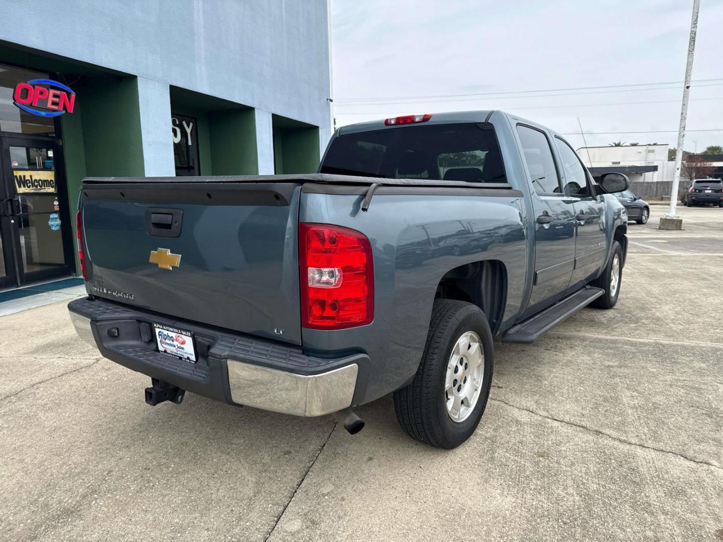 2013 Blue Granite Metallic /Ebony Chevrolet Silverado 1500 2WD Crew Cab 143.5 LT (3GCPCSE06DG) , Automatic transmission, located at 6904 Johnston St., Lafayette, LA, 70503, (337) 988-1960, 30.143589, -92.100601 - Photo#6