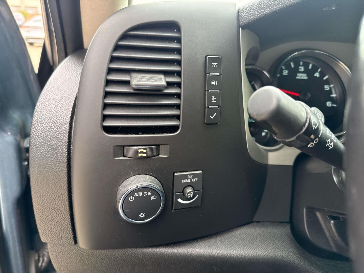 2013 Blue Granite Metallic /Ebony Chevrolet Silverado 1500 2WD Crew Cab 143.5 LT (3GCPCSE06DG) , Automatic transmission, located at 6904 Johnston St., Lafayette, LA, 70503, (337) 988-1960, 30.143589, -92.100601 - Photo#24