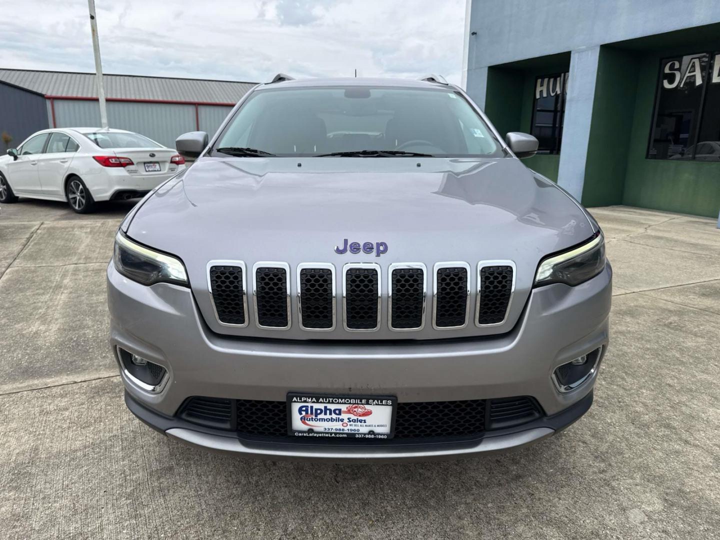 2020 Billet Silver Metallic Clearcoat /Black Jeep Cherokee Limited 4x4 (1C4PJMDXXLD) , Automatic transmission, located at 6904 Johnston St., Lafayette, LA, 70503, (337) 988-1960, 30.143589, -92.100601 - Photo#1