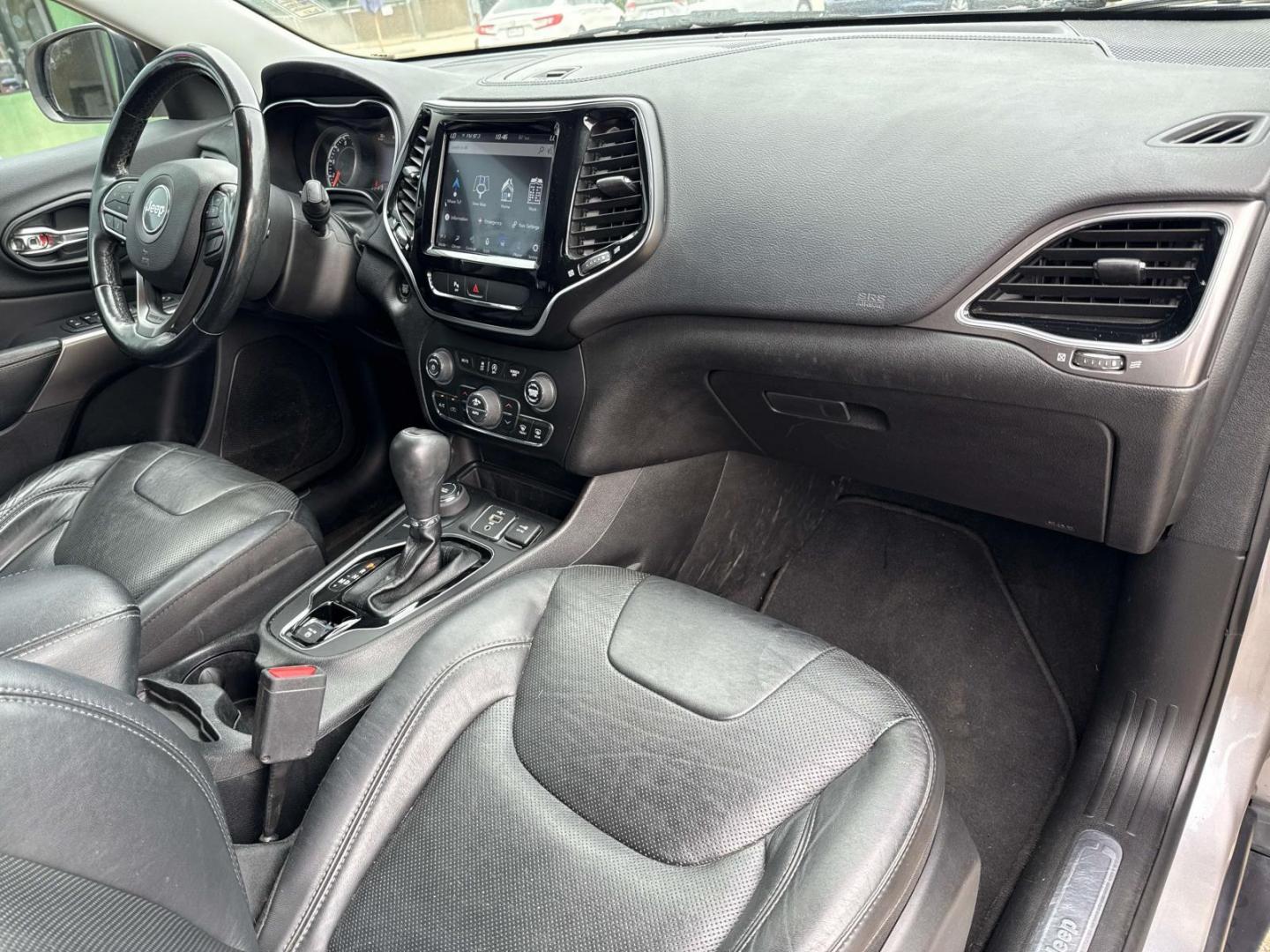 2020 Billet Silver Metallic Clearcoat /Black Jeep Cherokee Limited 4x4 (1C4PJMDXXLD) , Automatic transmission, located at 6904 Johnston St., Lafayette, LA, 70503, (337) 988-1960, 30.143589, -92.100601 - Photo#12