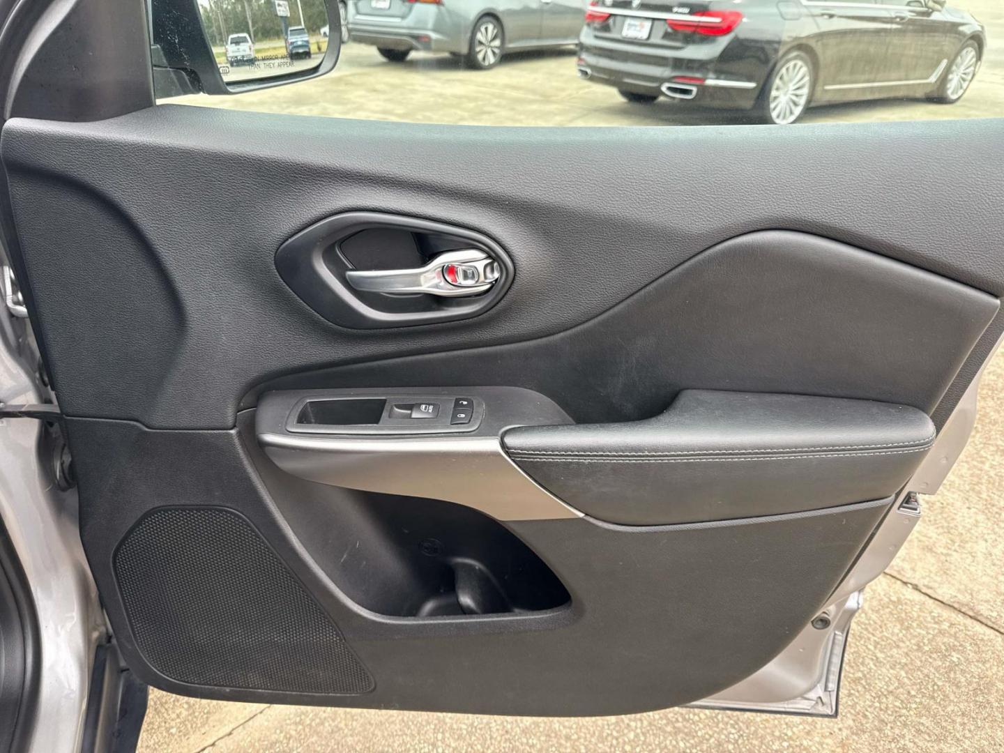 2020 Billet Silver Metallic Clearcoat /Black Jeep Cherokee Limited 4x4 (1C4PJMDXXLD) , Automatic transmission, located at 6904 Johnston St., Lafayette, LA, 70503, (337) 988-1960, 30.143589, -92.100601 - Photo#13