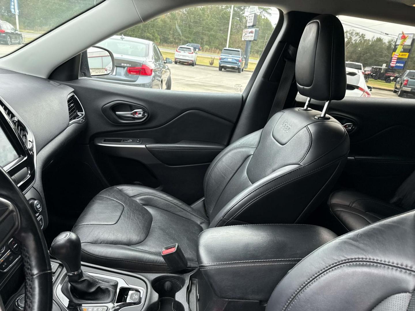 2020 Billet Silver Metallic Clearcoat /Black Jeep Cherokee Limited 4x4 (1C4PJMDXXLD) , Automatic transmission, located at 6904 Johnston St., Lafayette, LA, 70503, (337) 988-1960, 30.143589, -92.100601 - Photo#14