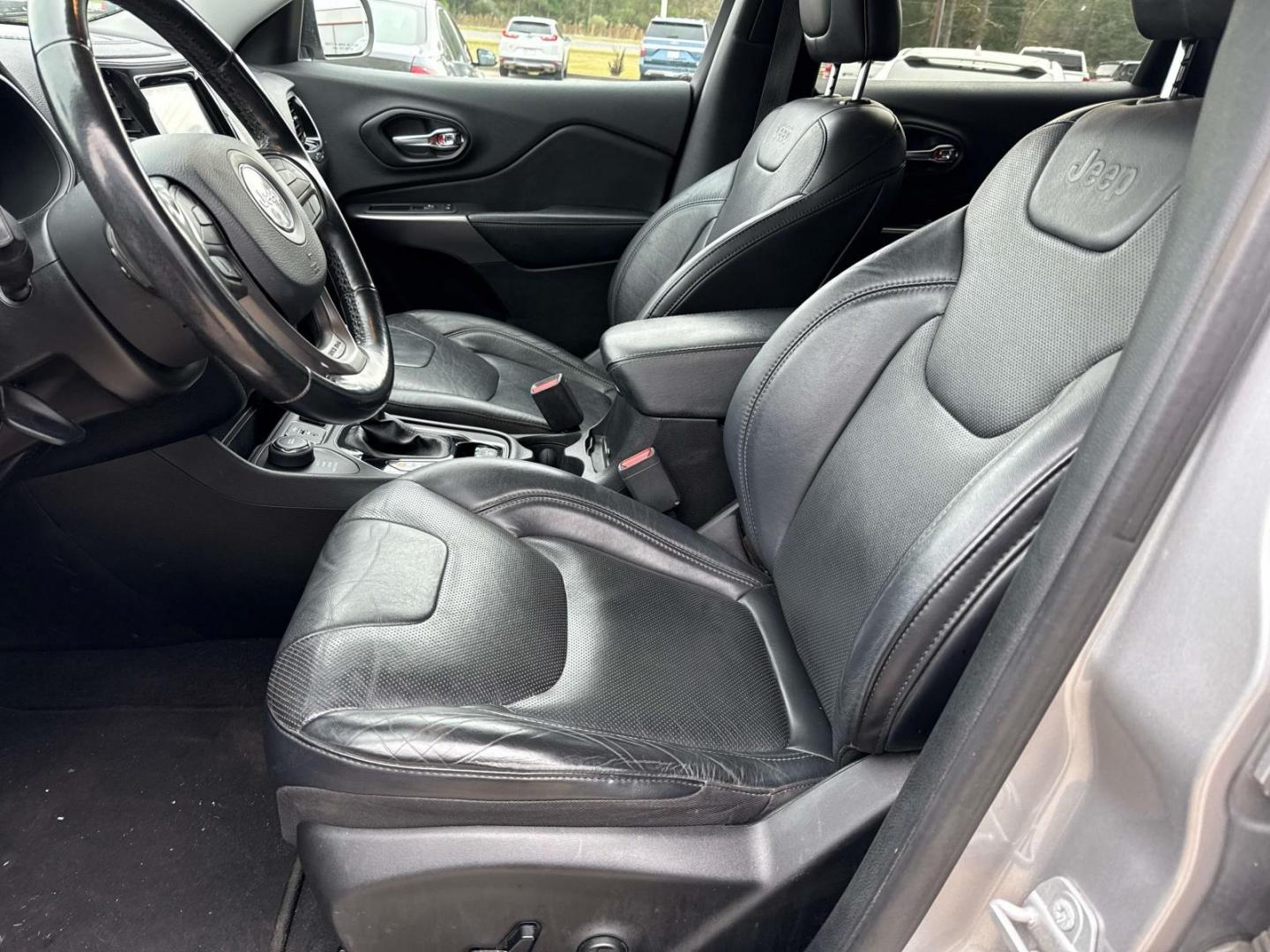 2020 Billet Silver Metallic Clearcoat /Black Jeep Cherokee Limited 4x4 (1C4PJMDXXLD) , Automatic transmission, located at 6904 Johnston St., Lafayette, LA, 70503, (337) 988-1960, 30.143589, -92.100601 - Photo#15