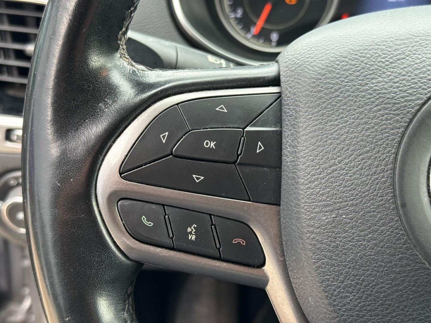 2020 Billet Silver Metallic Clearcoat /Black Jeep Cherokee Limited 4x4 (1C4PJMDXXLD) , Automatic transmission, located at 6904 Johnston St., Lafayette, LA, 70503, (337) 988-1960, 30.143589, -92.100601 - Photo#20