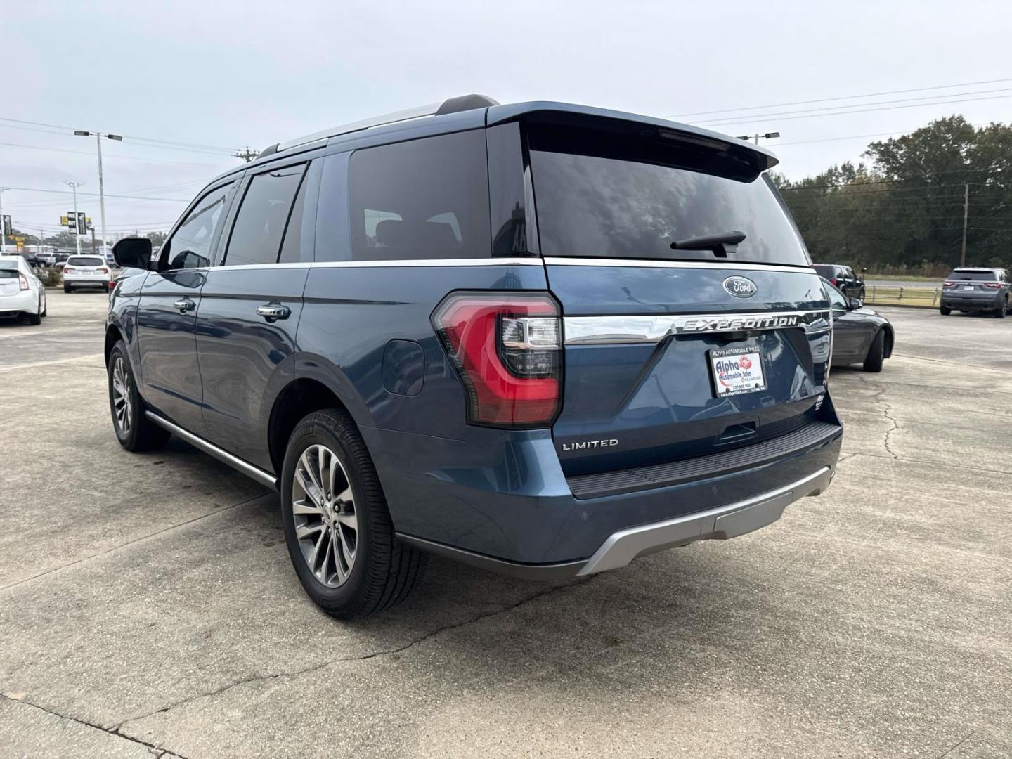 2018 Blue Metallic /Ebony Ford Expedition Limited 4x2 (1FMJU1KT4JE) , Automatic transmission, located at 6904 Johnston St., Lafayette, LA, 70503, (337) 988-1960, 30.143589, -92.100601 - Photo#4