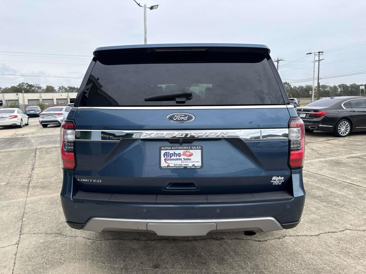 2018 Blue Metallic /Ebony Ford Expedition Limited 4x2 (1FMJU1KT4JE) , Automatic transmission, located at 6904 Johnston St., Lafayette, LA, 70503, (337) 988-1960, 30.143589, -92.100601 - Photo#5