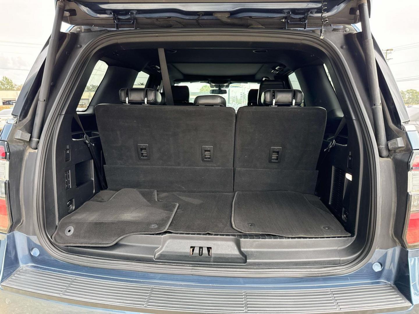 2018 Blue Metallic /Ebony Ford Expedition Limited 4x2 (1FMJU1KT4JE) , Automatic transmission, located at 6904 Johnston St., Lafayette, LA, 70503, (337) 988-1960, 30.143589, -92.100601 - Photo#7