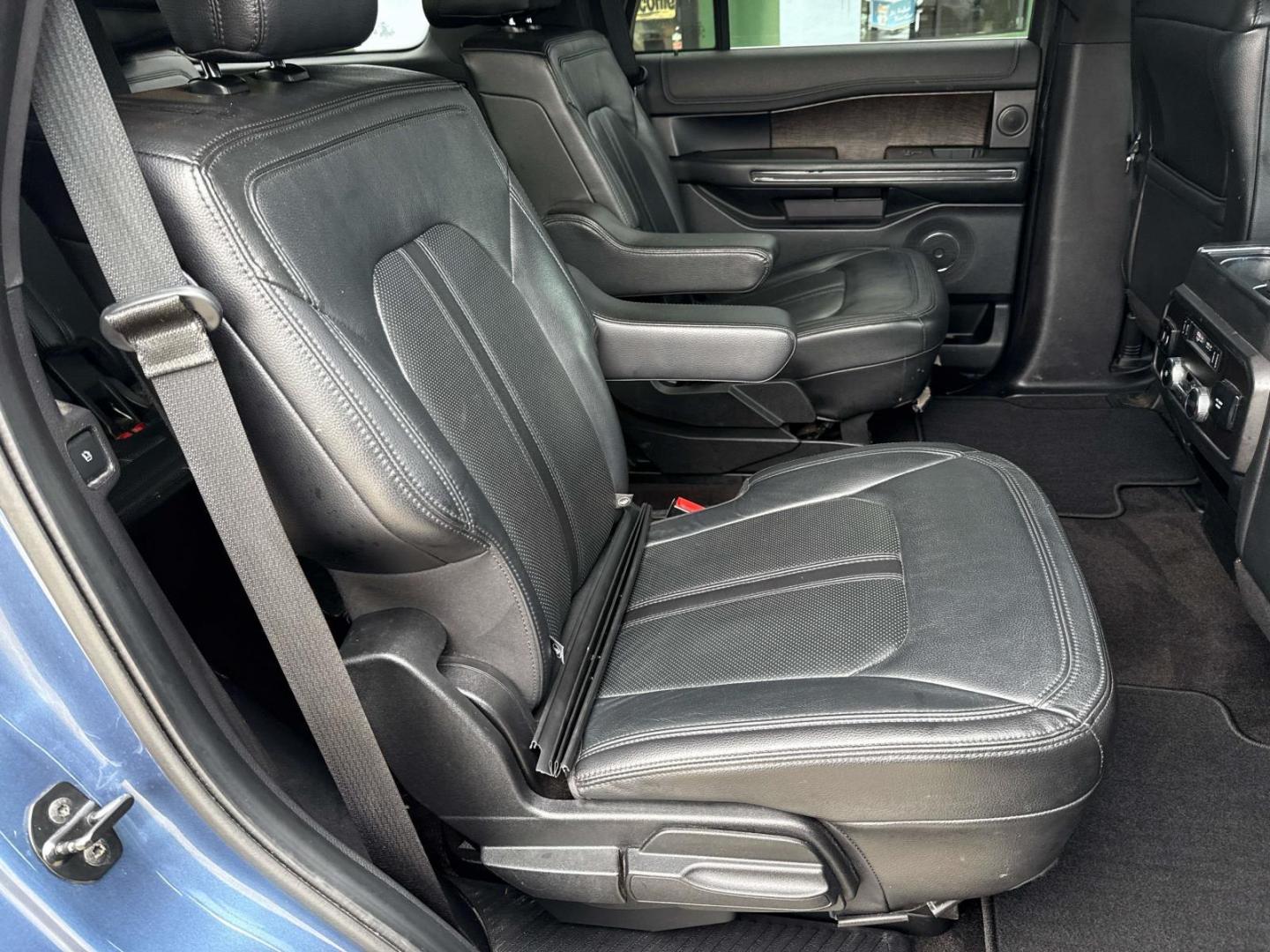 2018 Blue Metallic /Ebony Ford Expedition Limited 4x2 (1FMJU1KT4JE) , Automatic transmission, located at 6904 Johnston St., Lafayette, LA, 70503, (337) 988-1960, 30.143589, -92.100601 - Photo#8