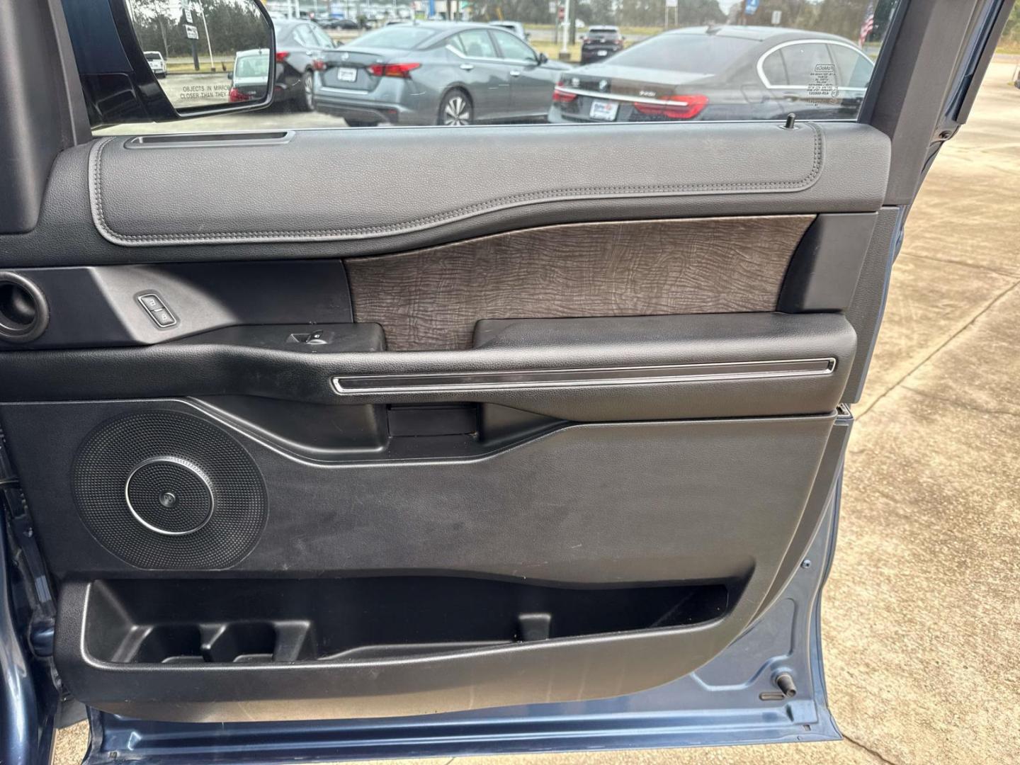 2018 Blue Metallic /Ebony Ford Expedition Limited 4x2 (1FMJU1KT4JE) , Automatic transmission, located at 6904 Johnston St., Lafayette, LA, 70503, (337) 988-1960, 30.143589, -92.100601 - Photo#13