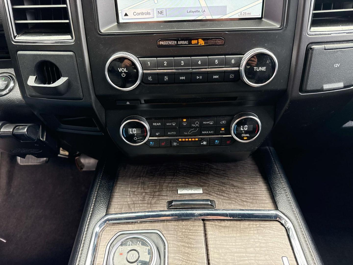 2018 Blue Metallic /Ebony Ford Expedition Limited 4x2 (1FMJU1KT4JE) , Automatic transmission, located at 6904 Johnston St., Lafayette, LA, 70503, (337) 988-1960, 30.143589, -92.100601 - Photo#26