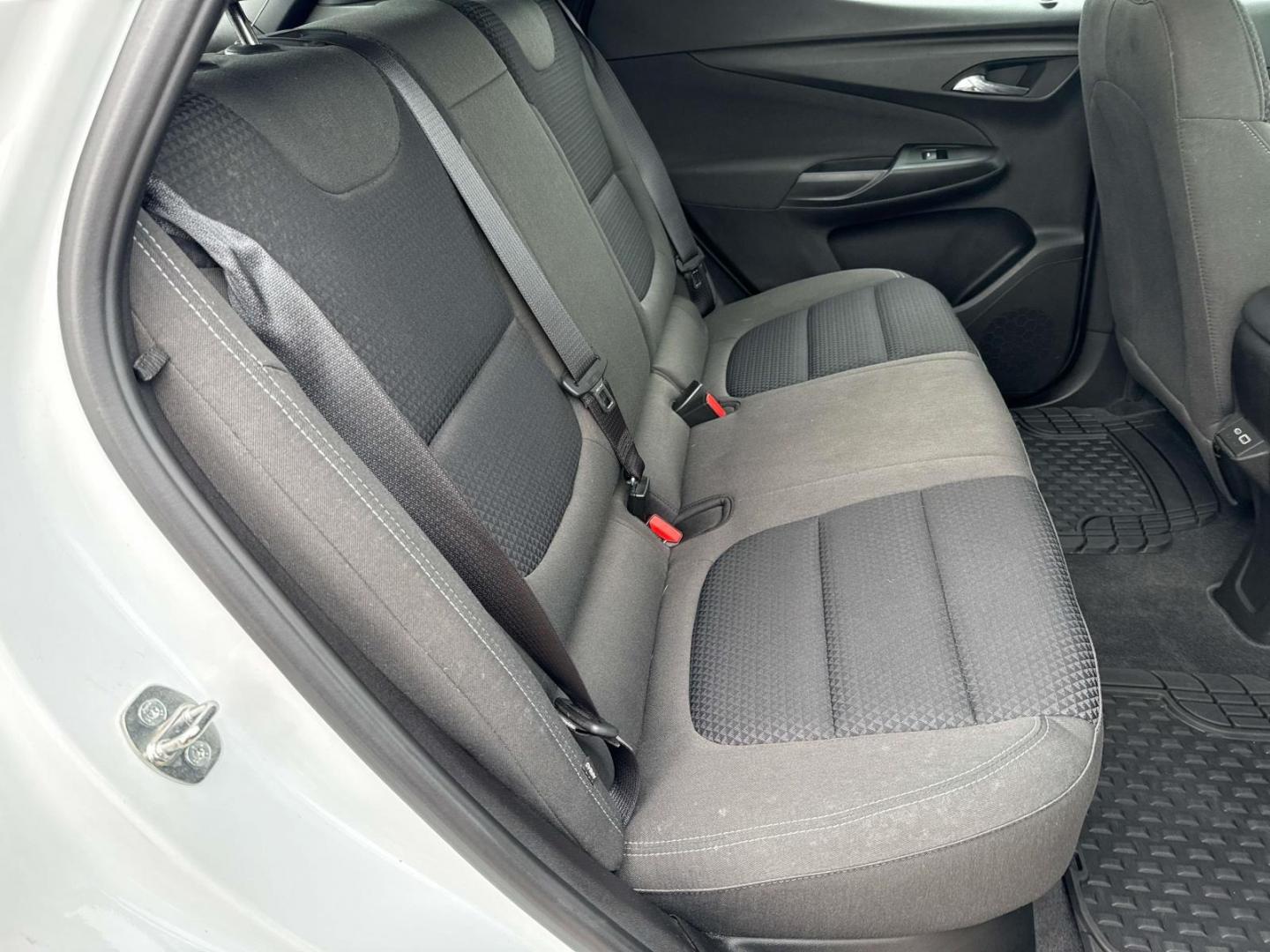 2022 Summit White /Jet Black Chevrolet Bolt EUV FWD 4dr LT (1G1FY6S09N4) , Automatic transmission, located at 6904 Johnston St., Lafayette, LA, 70503, (337) 988-1960, 30.143589, -92.100601 - Photo#8