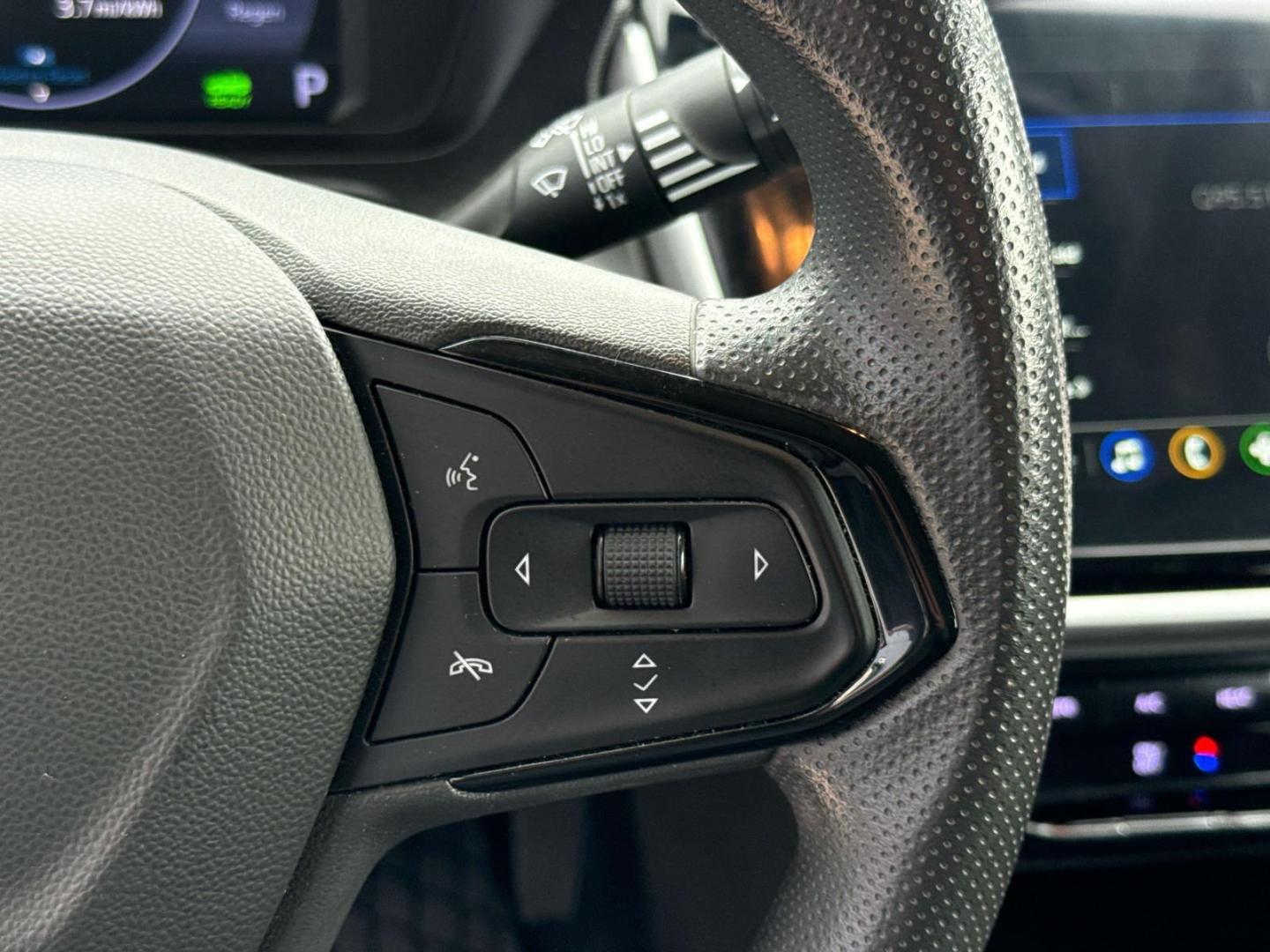 2022 Summit White /Jet Black Chevrolet Bolt EUV FWD 4dr LT (1G1FY6S09N4) , Automatic transmission, located at 6904 Johnston St., Lafayette, LA, 70503, (337) 988-1960, 30.143589, -92.100601 - Photo#21