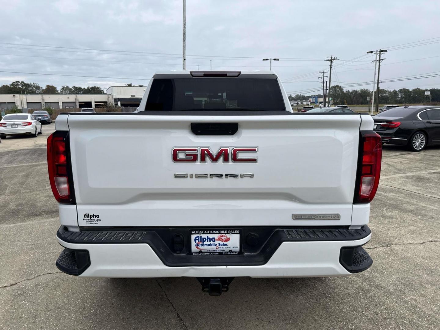 2020 Summit White /Dark Walnut/Slate GMC Sierra 1500 2WD Crew Cab 147 Elevation (3GTP8CED6LG) , Automatic transmission, located at 6904 Johnston St., Lafayette, LA, 70503, (337) 988-1960, 30.143589, -92.100601 - Photo#5