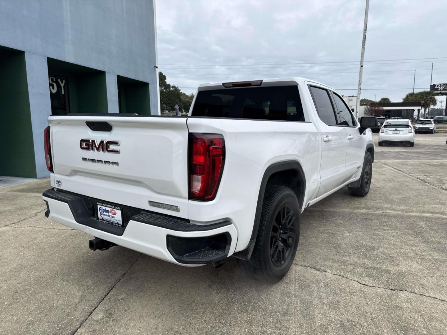 2020 Summit White /Dark Walnut/Slate GMC Sierra 1500 2WD Crew Cab 147 Elevation (3GTP8CED6LG) , Automatic transmission, located at 6904 Johnston St., Lafayette, LA, 70503, (337) 988-1960, 30.143589, -92.100601 - Photo#6