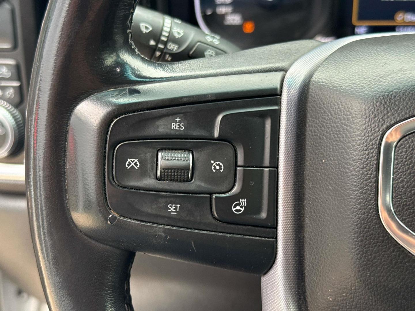 2020 Summit White /Dark Walnut/Slate GMC Sierra 1500 2WD Crew Cab 147 Elevation (3GTP8CED6LG) , Automatic transmission, located at 6904 Johnston St., Lafayette, LA, 70503, (337) 988-1960, 30.143589, -92.100601 - Photo#21