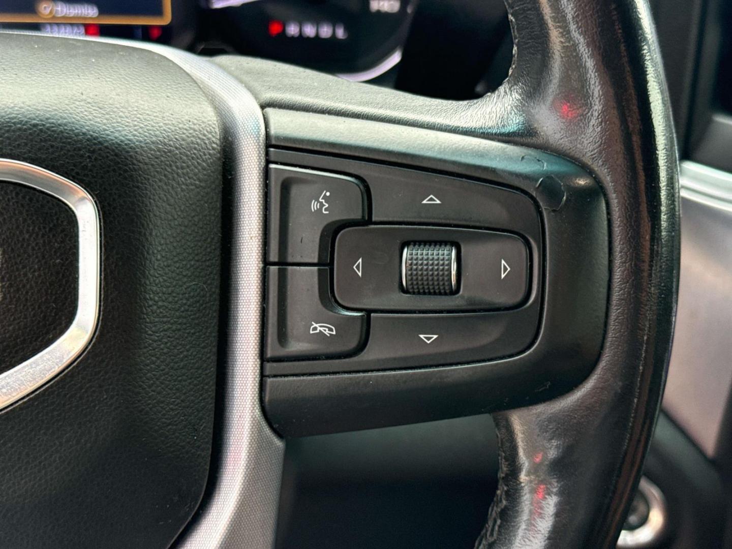 2020 Summit White /Dark Walnut/Slate GMC Sierra 1500 2WD Crew Cab 147 Elevation (3GTP8CED6LG) , Automatic transmission, located at 6904 Johnston St., Lafayette, LA, 70503, (337) 988-1960, 30.143589, -92.100601 - Photo#22