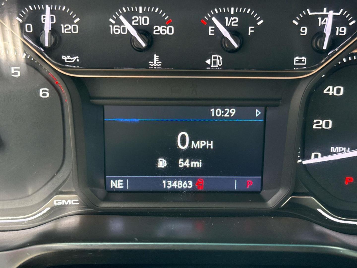 2020 Summit White /Dark Walnut/Slate GMC Sierra 1500 2WD Crew Cab 147 Elevation (3GTP8CED6LG) , Automatic transmission, located at 6904 Johnston St., Lafayette, LA, 70503, (337) 988-1960, 30.143589, -92.100601 - Photo#23