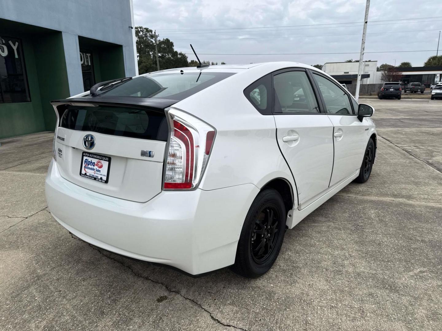2013 Blizzard Pearl /Dark Gray Toyota Prius 5dr HB One (Natl) (JTDKN3DU8D5) , Automatic transmission, located at 6904 Johnston St., Lafayette, LA, 70503, (337) 988-1960, 30.143589, -92.100601 - Photo#6