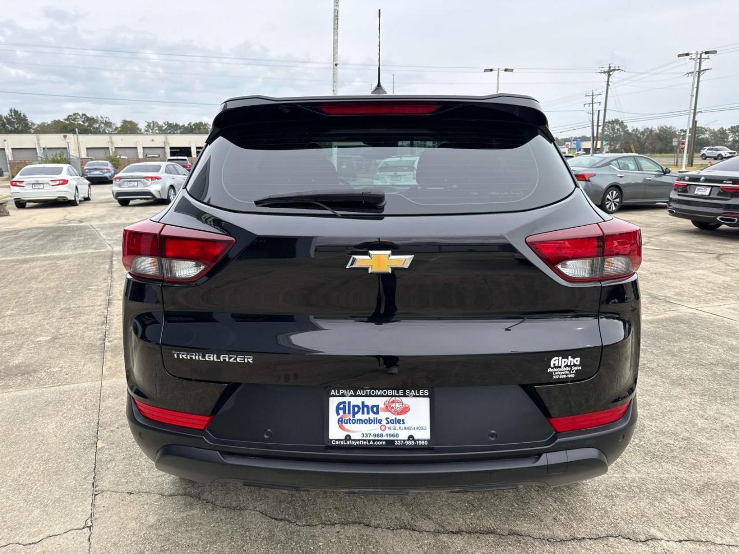2022 Mosaic Black Metallic /Jet Black Chevrolet TrailBlazer FWD 4dr LS (KL79MMS21NB) , Automatic transmission, located at 6904 Johnston St., Lafayette, LA, 70503, (337) 988-1960, 30.143589, -92.100601 - Photo#5