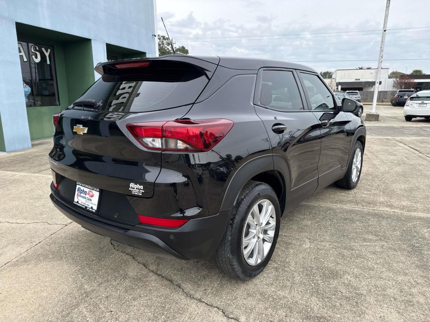 2022 Mosaic Black Metallic /Jet Black Chevrolet TrailBlazer FWD 4dr LS (KL79MMS21NB) , Automatic transmission, located at 6904 Johnston St., Lafayette, LA, 70503, (337) 988-1960, 30.143589, -92.100601 - Photo#6