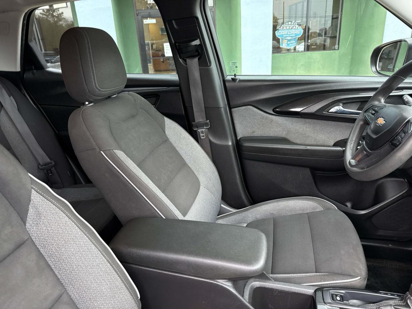 2022 Mosaic Black Metallic /Jet Black Chevrolet TrailBlazer FWD 4dr LS (KL79MMS21NB) , Automatic transmission, located at 6904 Johnston St., Lafayette, LA, 70503, (337) 988-1960, 30.143589, -92.100601 - Photo#9