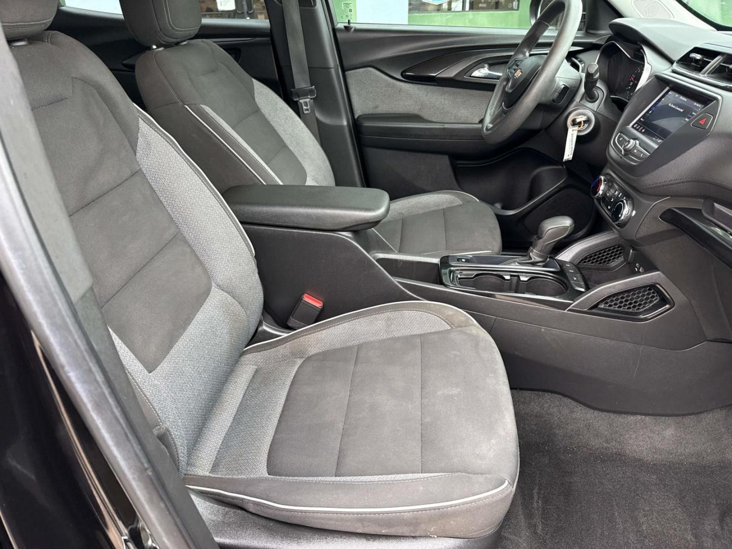 2022 Mosaic Black Metallic /Jet Black Chevrolet TrailBlazer FWD 4dr LS (KL79MMS21NB) , Automatic transmission, located at 6904 Johnston St., Lafayette, LA, 70503, (337) 988-1960, 30.143589, -92.100601 - Photo#10