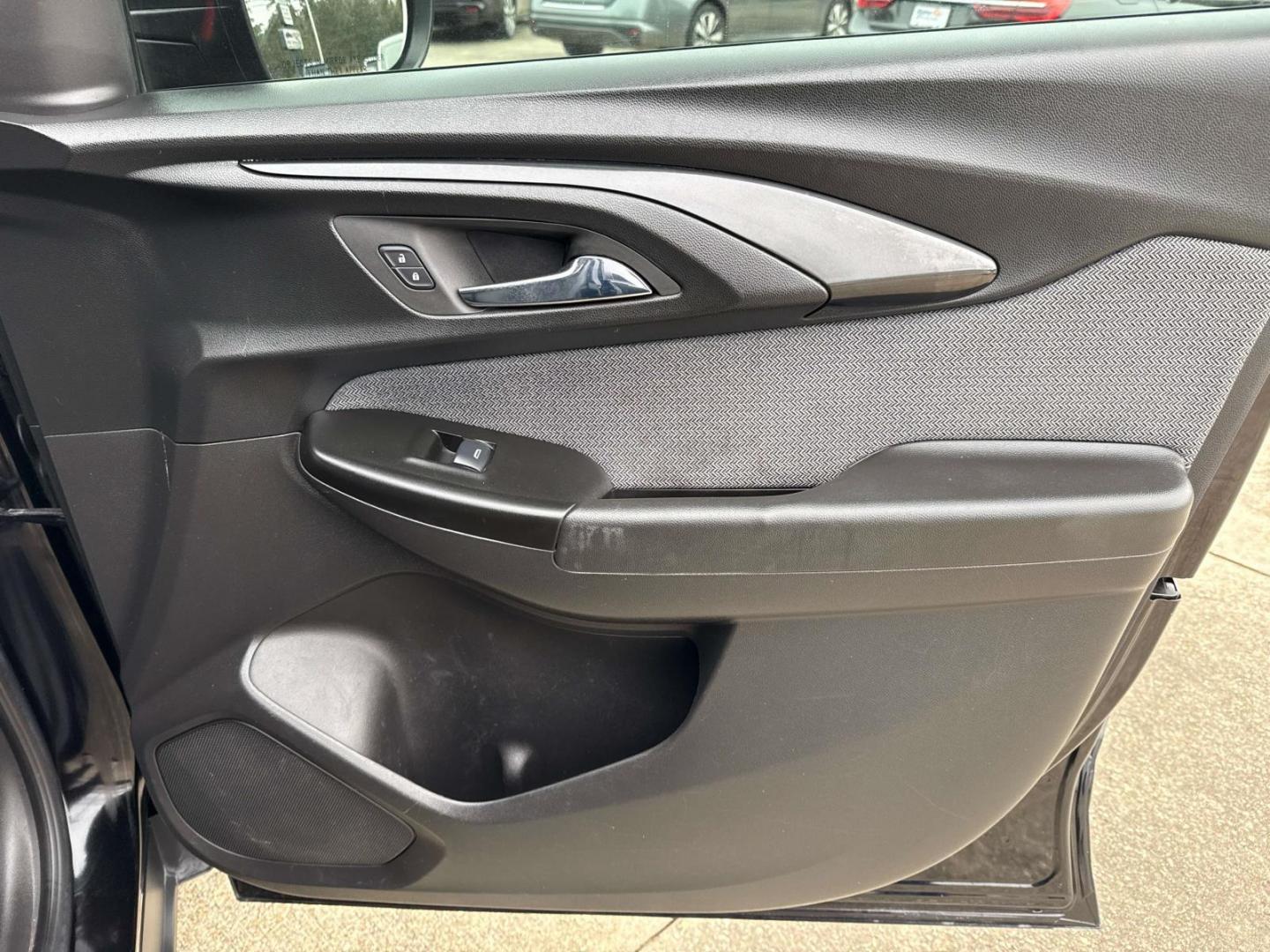 2022 Mosaic Black Metallic /Jet Black Chevrolet TrailBlazer FWD 4dr LS (KL79MMS21NB) , Automatic transmission, located at 6904 Johnston St., Lafayette, LA, 70503, (337) 988-1960, 30.143589, -92.100601 - Photo#13