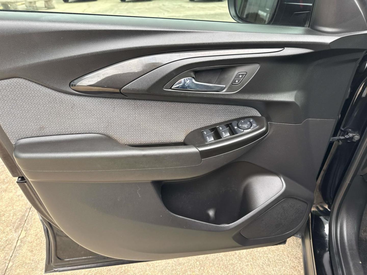 2022 Mosaic Black Metallic /Jet Black Chevrolet TrailBlazer FWD 4dr LS (KL79MMS21NB) , Automatic transmission, located at 6904 Johnston St., Lafayette, LA, 70503, (337) 988-1960, 30.143589, -92.100601 - Photo#17