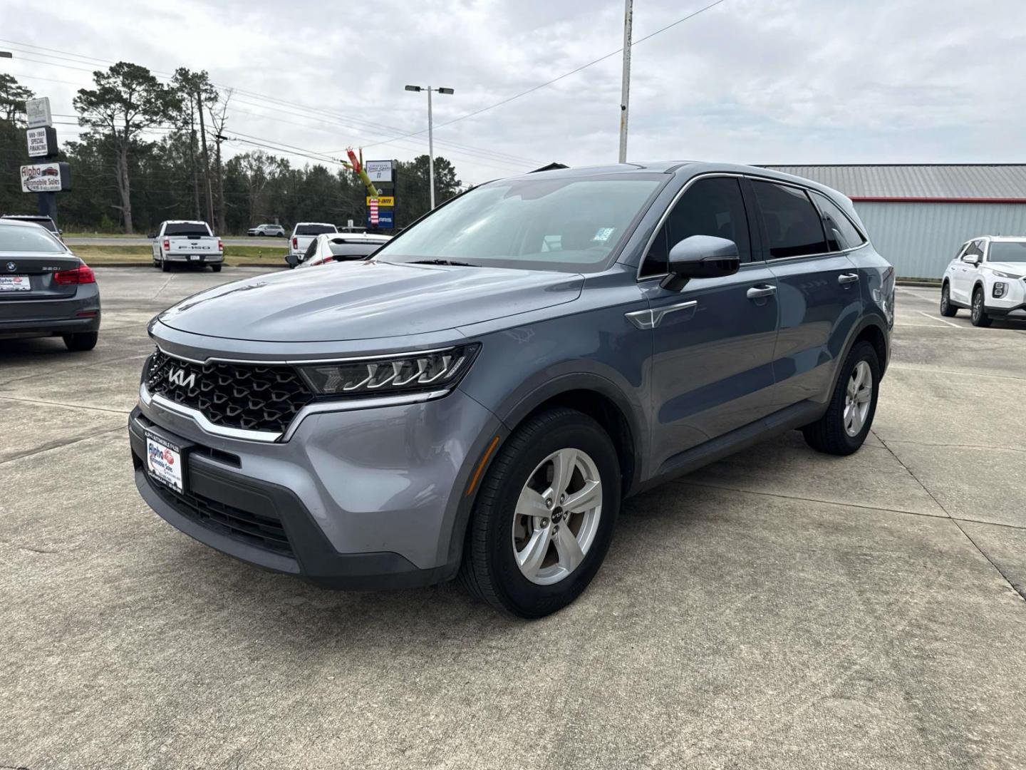 2022 Ebony Black /Black Kia Sorento LX FWD (5XYRG4LC4NG) , Automatic transmission, located at 6904 Johnston St., Lafayette, LA, 70503, (337) 988-1960, 30.143589, -92.100601 - Photo#2