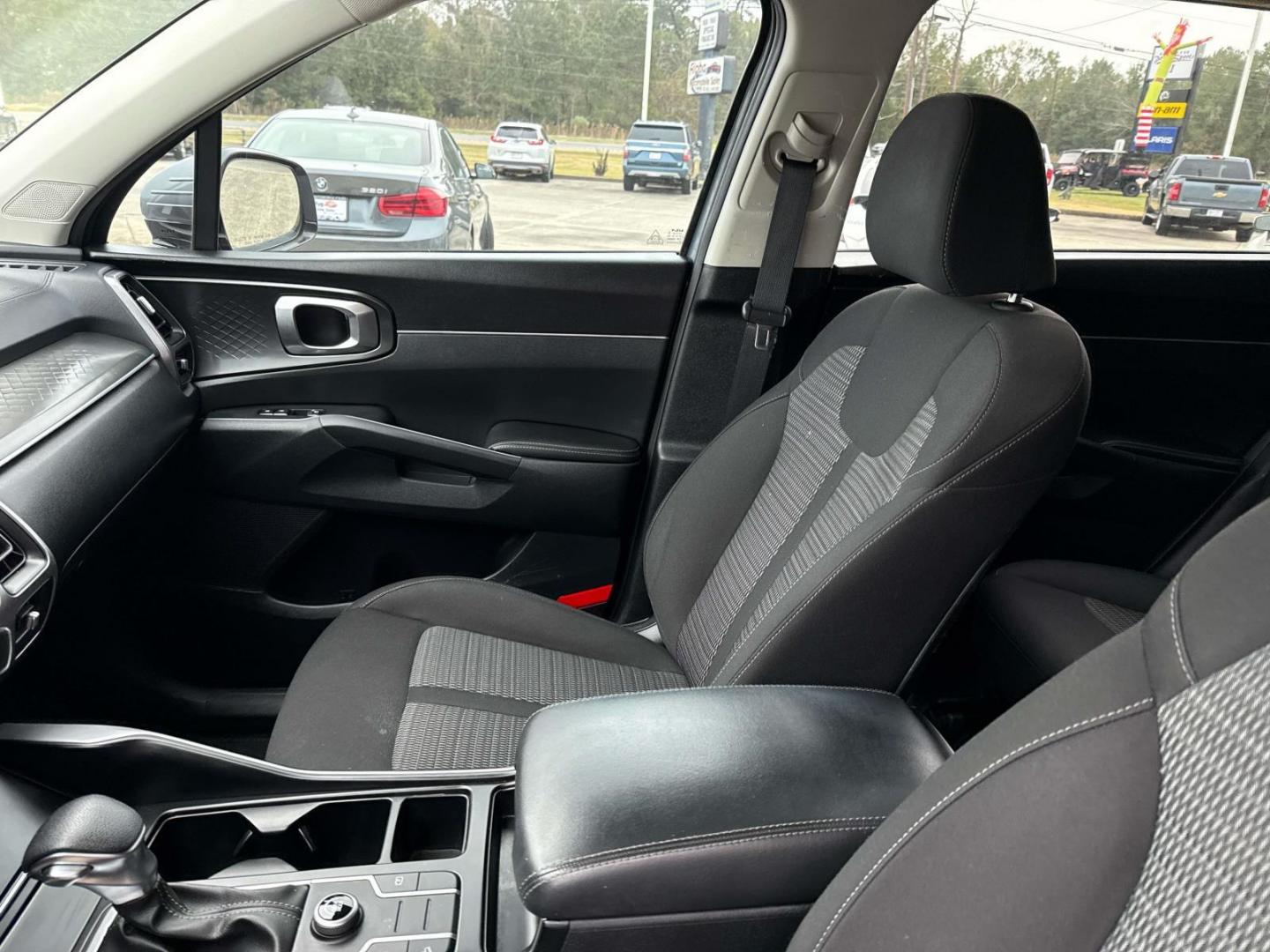 2022 Ebony Black /Black Kia Sorento LX FWD (5XYRG4LC4NG) , Automatic transmission, located at 6904 Johnston St., Lafayette, LA, 70503, (337) 988-1960, 30.143589, -92.100601 - Photo#14