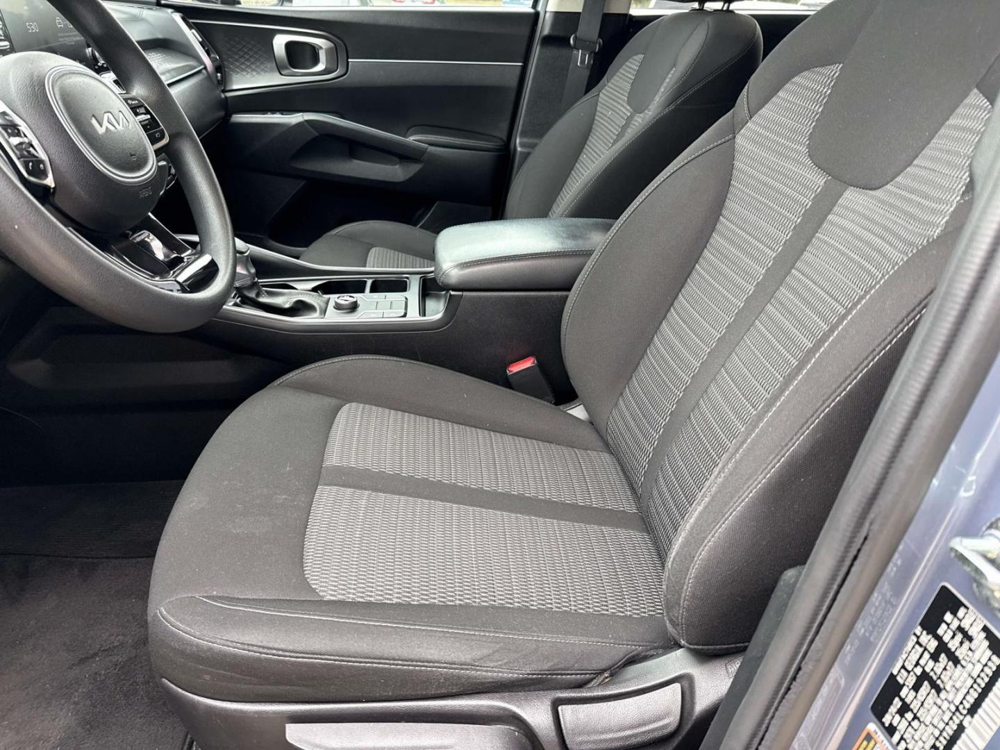 2022 Ebony Black /Black Kia Sorento LX FWD (5XYRG4LC4NG) , Automatic transmission, located at 6904 Johnston St., Lafayette, LA, 70503, (337) 988-1960, 30.143589, -92.100601 - Photo#15