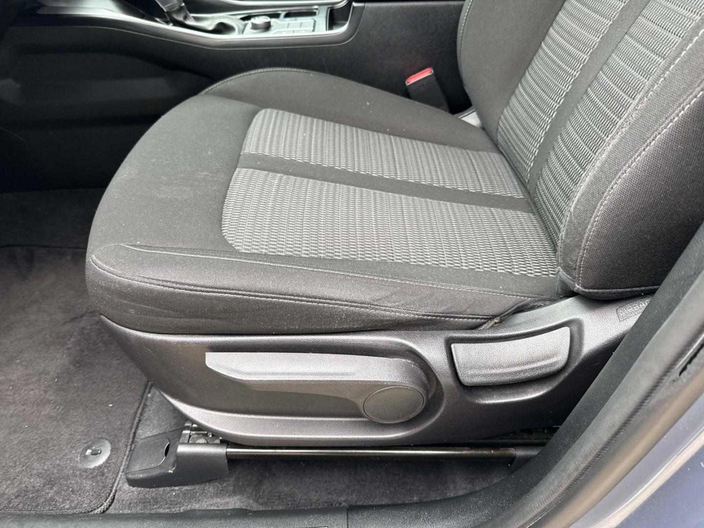 2022 Ebony Black /Black Kia Sorento LX FWD (5XYRG4LC4NG) , Automatic transmission, located at 6904 Johnston St., Lafayette, LA, 70503, (337) 988-1960, 30.143589, -92.100601 - Photo#16