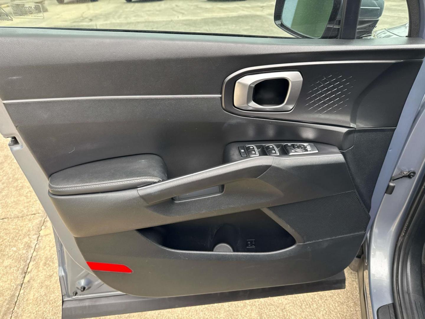 2022 Ebony Black /Black Kia Sorento LX FWD (5XYRG4LC4NG) , Automatic transmission, located at 6904 Johnston St., Lafayette, LA, 70503, (337) 988-1960, 30.143589, -92.100601 - Photo#17