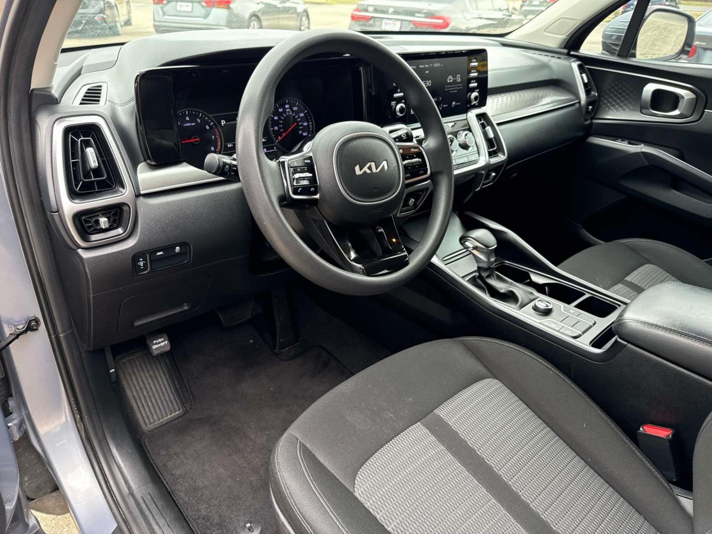 2022 Ebony Black /Black Kia Sorento LX FWD (5XYRG4LC4NG) , Automatic transmission, located at 6904 Johnston St., Lafayette, LA, 70503, (337) 988-1960, 30.143589, -92.100601 - Photo#19