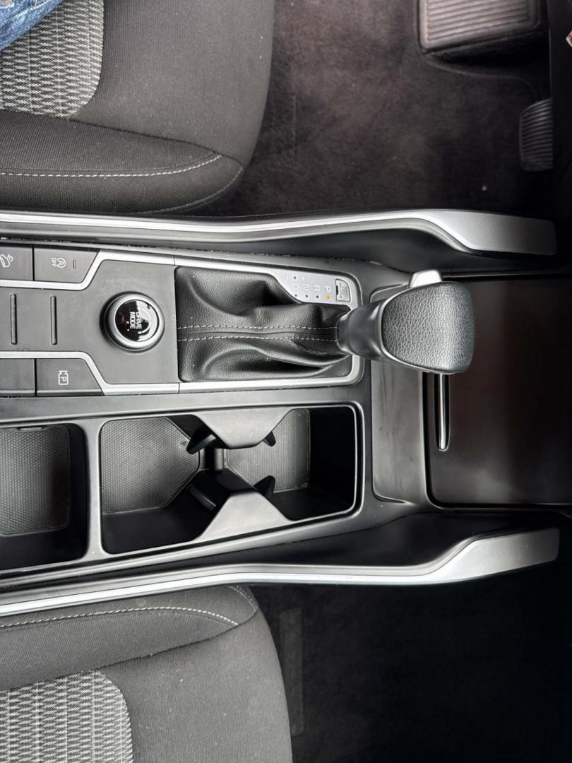 2022 Ebony Black /Black Kia Sorento LX FWD (5XYRG4LC4NG) , Automatic transmission, located at 6904 Johnston St., Lafayette, LA, 70503, (337) 988-1960, 30.143589, -92.100601 - Photo#25