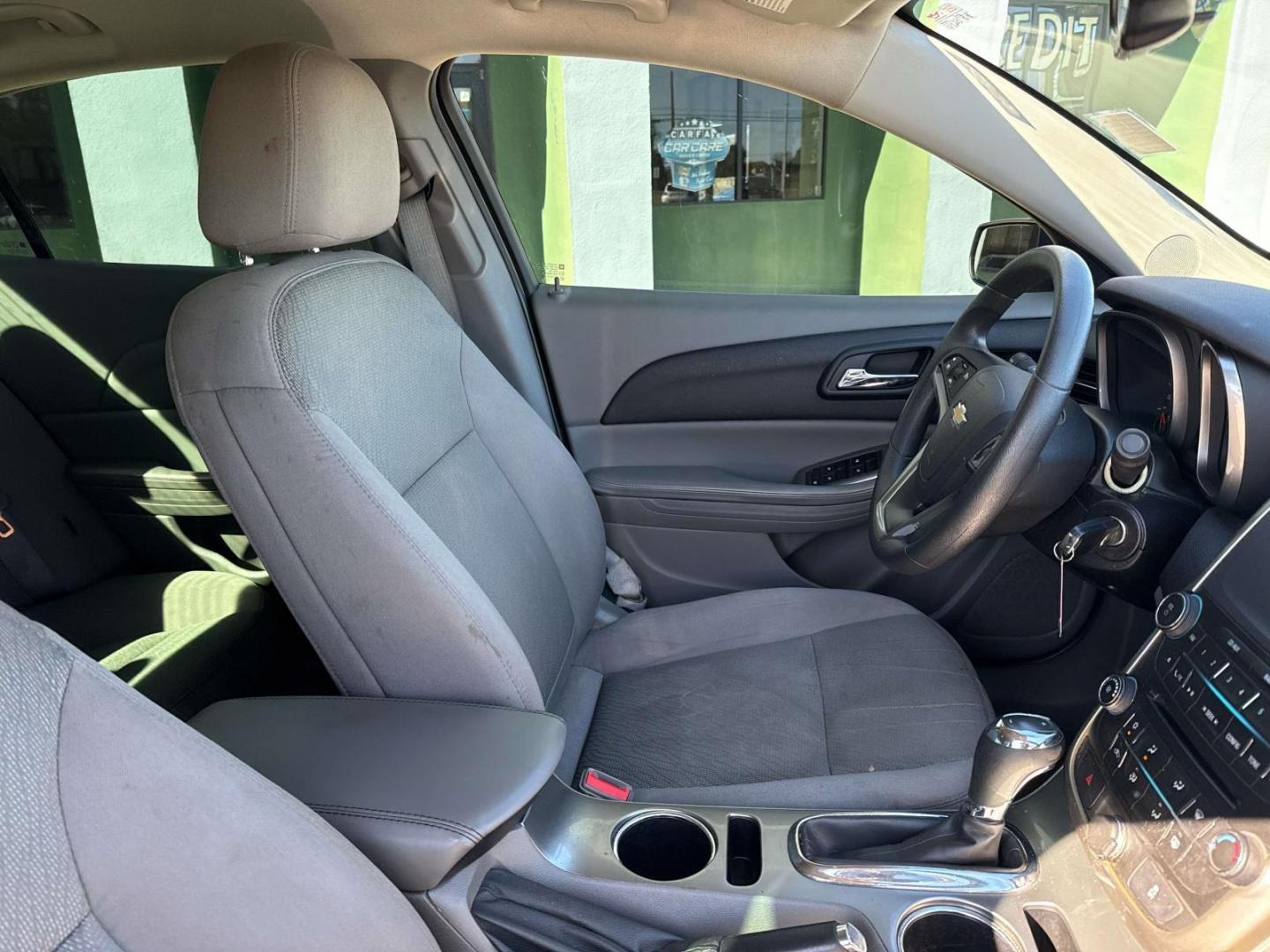 2015 Champagne Silver Metallic /Tan Chevrolet Malibu 4dr Sdn LS w/1LS (1G11B5SL5FF) , Automatic transmission, located at 6904 Johnston St., Lafayette, LA, 70503, (337) 988-1960, 30.143589, -92.100601 - Photo#8