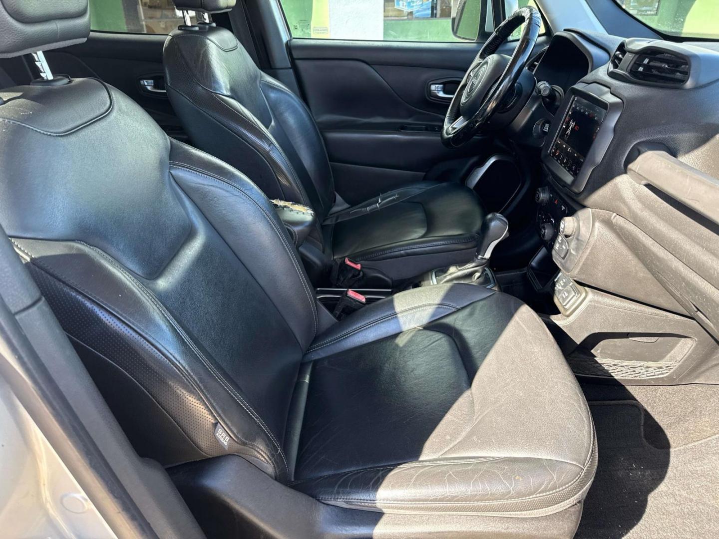 2018 Silver /Black Jeep Renegade Limited FWD (ZACCJADB9JP) , Automatic transmission, located at 6904 Johnston St., Lafayette, LA, 70503, (337) 988-1960, 30.143589, -92.100601 - Photo#9